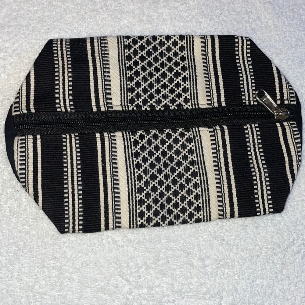 Novica case